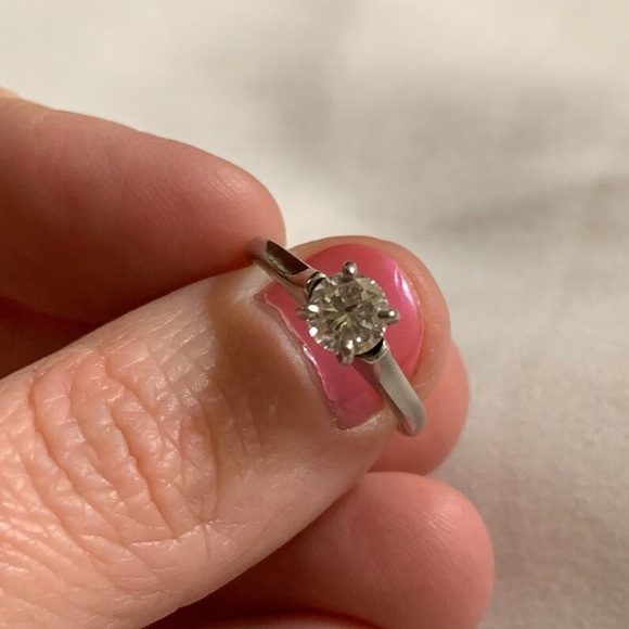 Modern Platinum Engagement Ring, Certified .60, F Color 💎 - Picture 3 of 4